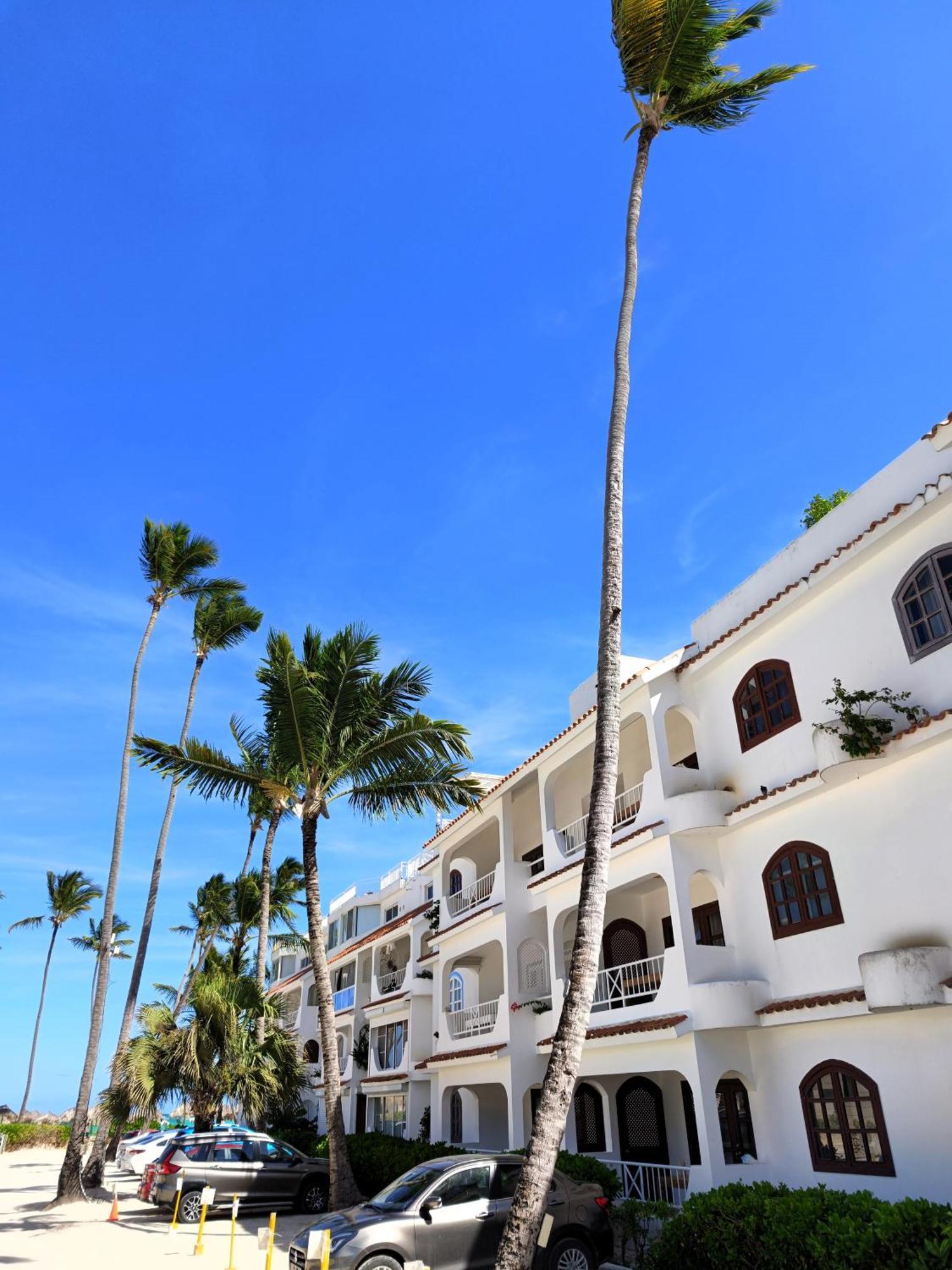 Flor Del Mar Condo Punta Cana Beachfront Exterior photo