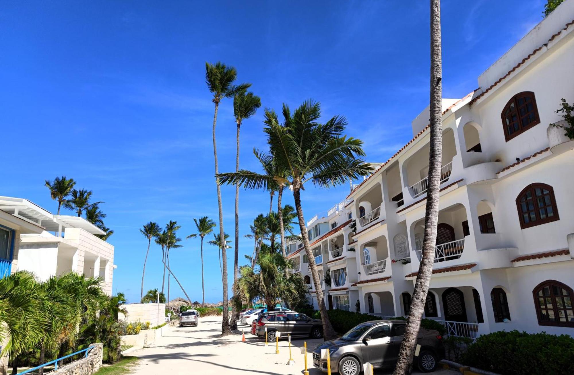 Flor Del Mar Condo Punta Cana Beachfront Exterior photo